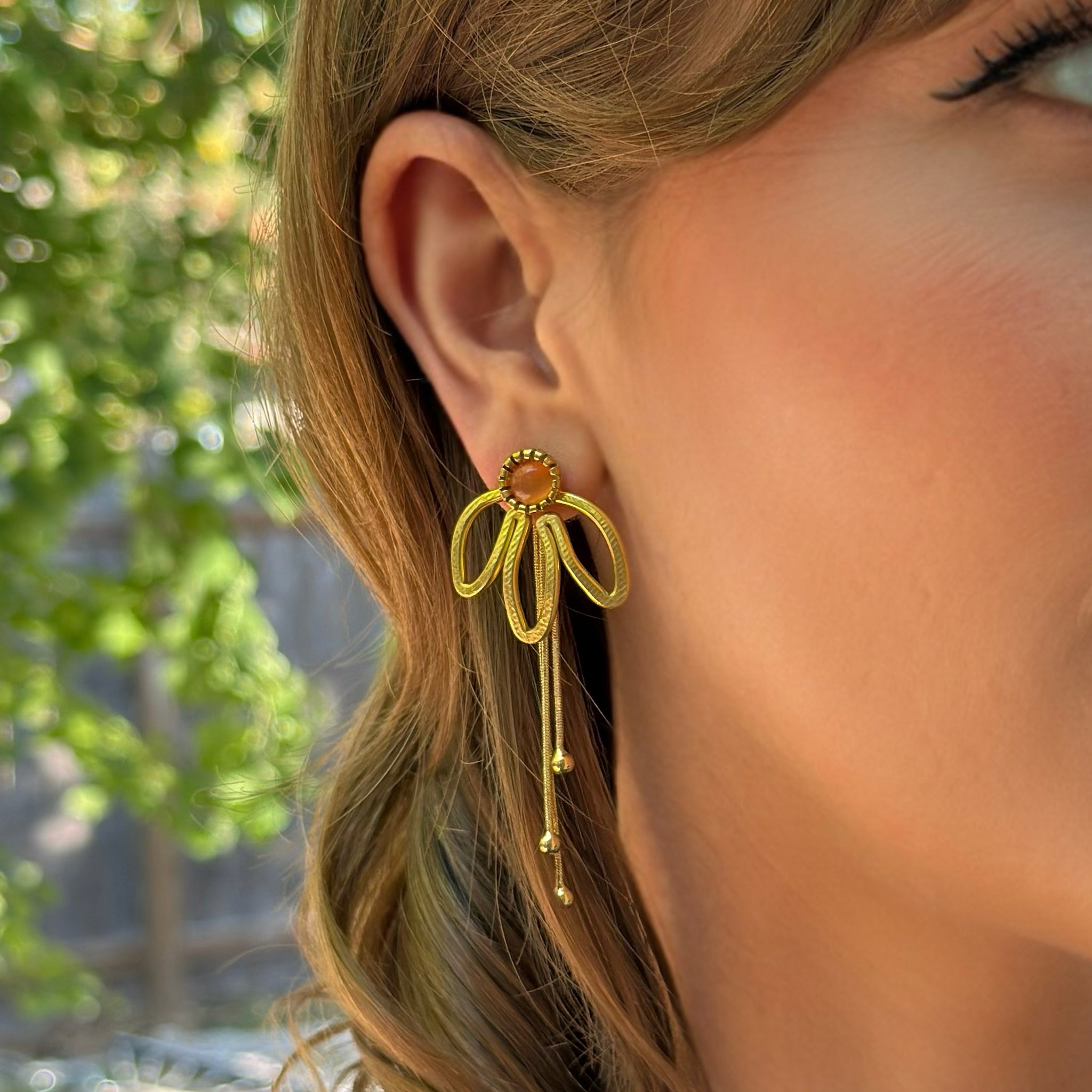 Daisy_Ear_1_2048x.jpg?v=1760657779