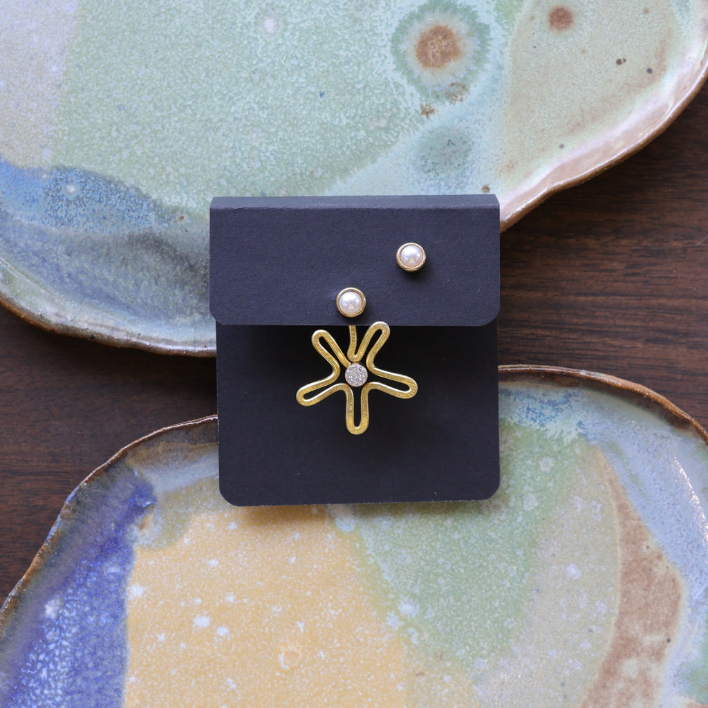 Jasmine, gold, just one earring